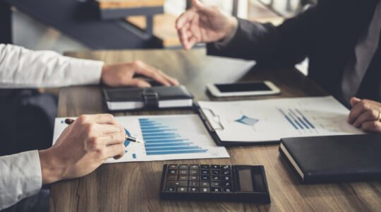 Kredyt dla firmy na start – na co zwrócić uwagę?